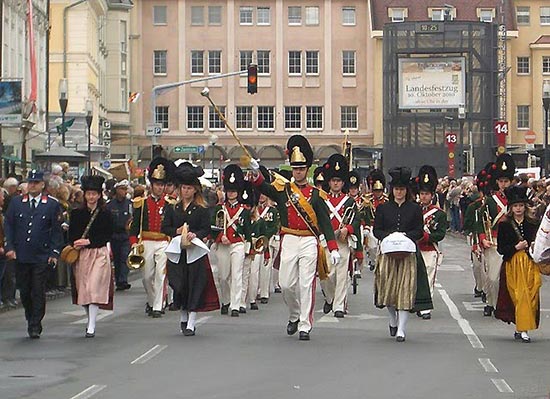 Landesfestzug 90 Jahre Kärntner Volksabstimmung Landesfestzug 90 Jahre Kärntner Volksabstimmung