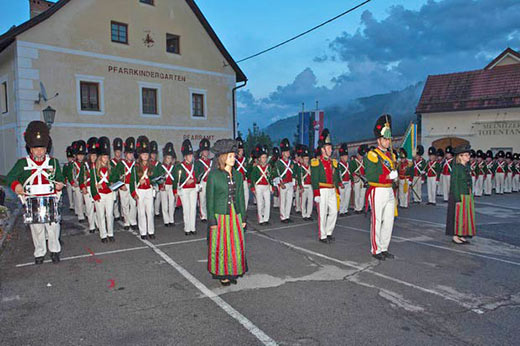 Großer Zapfenstreich des Priv. Metnitzer Schützenkorps